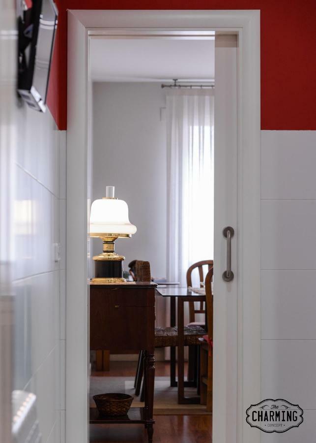 Appartamento Charming Retiro Madrid Esterno foto